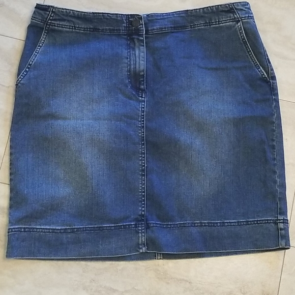 Talbots Dresses & Skirts - 🌈Talbots Petites classic jean mini-skirt